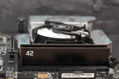 42 DDR RAM by Exceleram in motherboard next to CPU