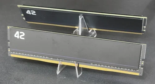 42 U-DIMM RAM